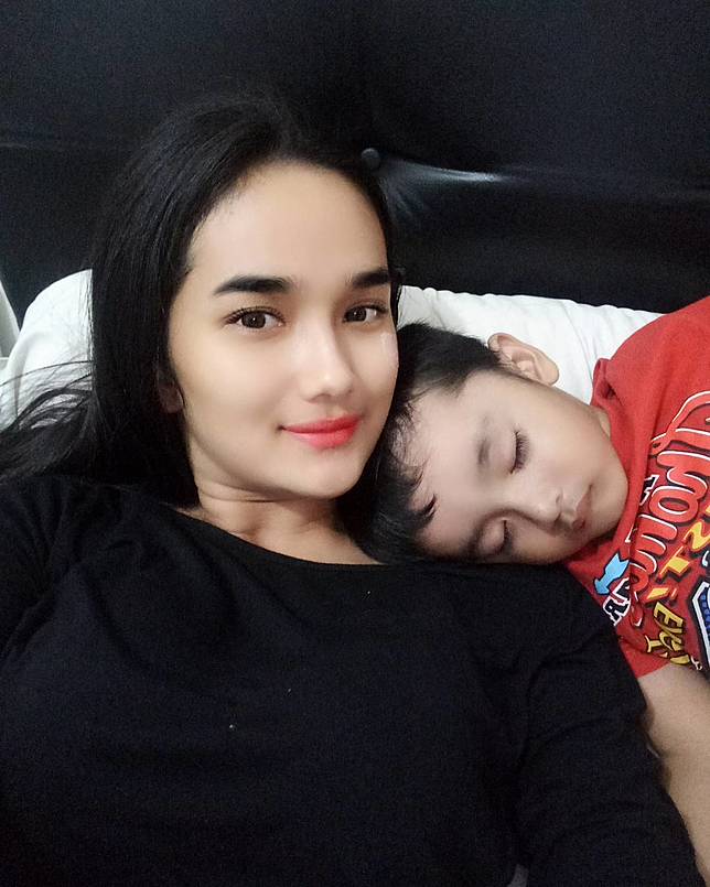 Masih Berusia 22 Tahun, Faby Marcelia "Dunia Terbalik" Ternyata Sudah Punya Anak