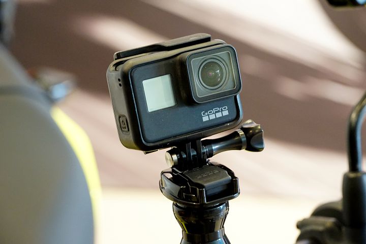 GoPro 在台推出全新 HERO7 運動攝影機系列，畫面比三軸更穩定，還能開現場直播