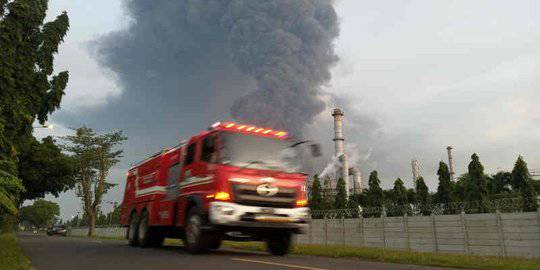 Damkar Indramayu: Belum Padam, Kebakaran Kilang Minyak ...