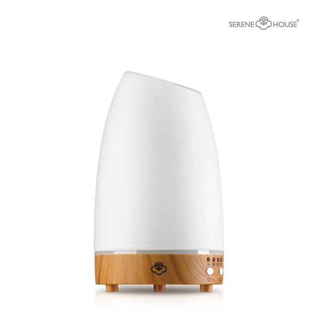 飄浮空中感受外太空世界，探索無限的可能。白玉玻璃外罩搭配木紋底座，居家時尚。 • 超音波震盪，每秒震動240萬次，可瞬間製造負離子 • 降低空間裡 PM 2.5，提升呼吸道免疫能力 • 七色LED情境