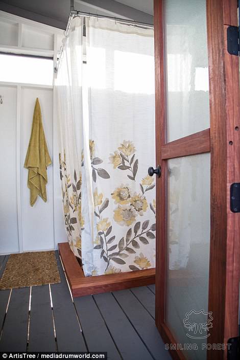 Berada di Tengah Gunung Berapi, Rumah Paling Berbahaya Ini Disewakan dengan Harga Rp 1,6 Juta