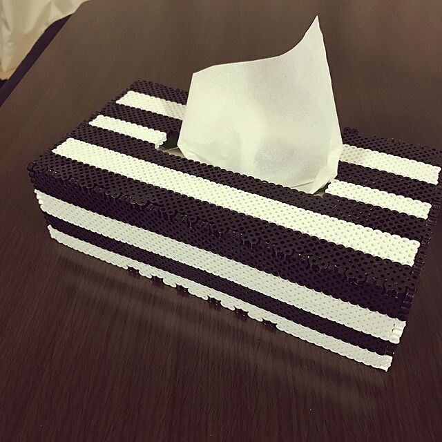 あちこち貼れてイメチェンできる セリアのタイルシール