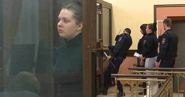單親媽狂歡喝酒7天！3歲女兒鎖家中「吃洗衣粉充飢」慘死