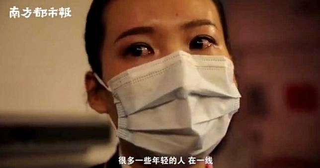 廣東醫護搭機援助武漢　空姐廣播淚喊：希望回程我們能摘下口罩