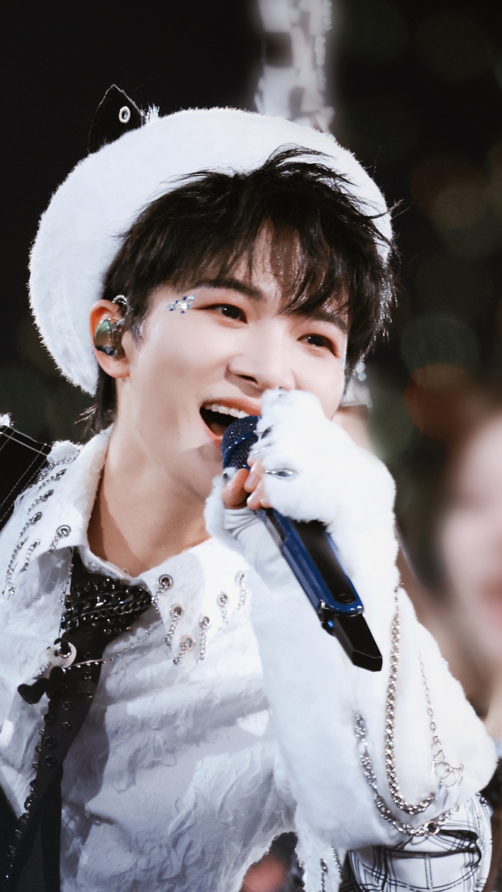 周深1st✨玫瑰種植基地🌟深深的資訊update🌟周深ﮩ٨ــ9.29ـﮩ٨ـ