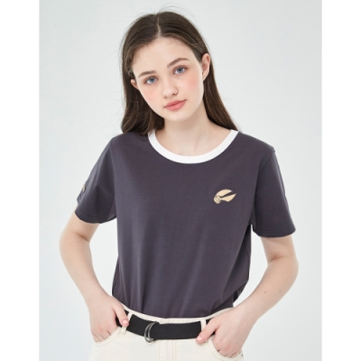 哈利波特系列， 經典金探子 及袖口LOGO電繡設計， 金屬質感電繡工藝， 羅紋撞色短版上衣。