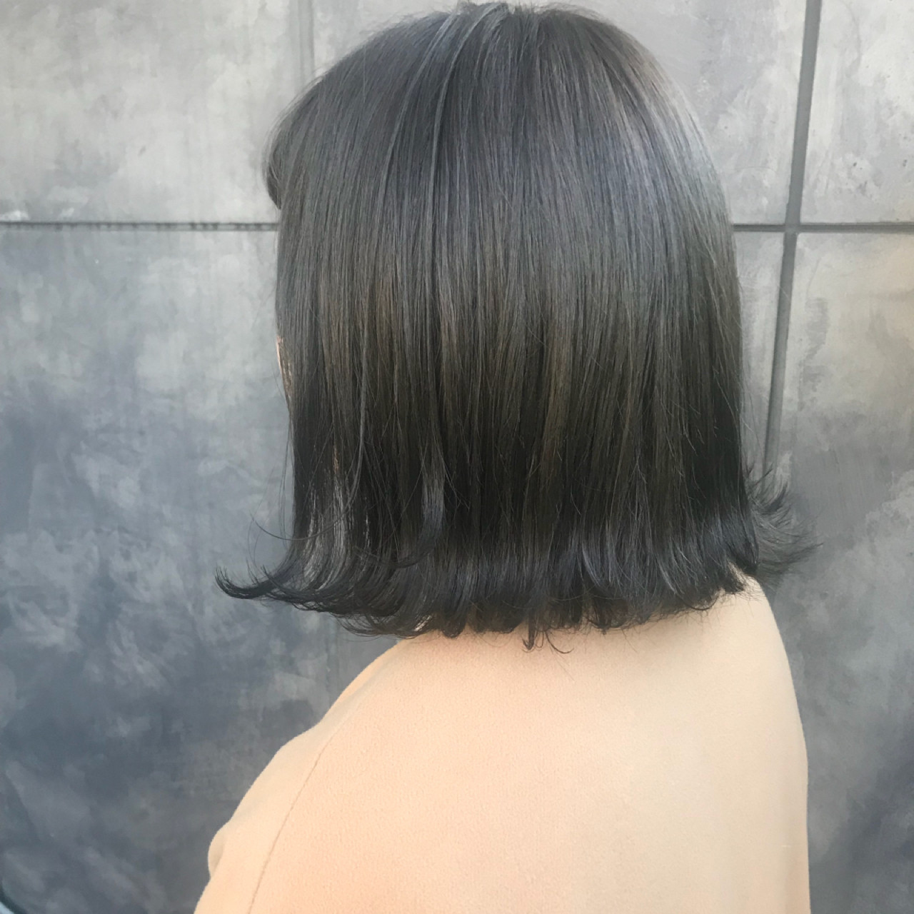 マットアッシュの髪色がナチュラルでおしゃれ Hair