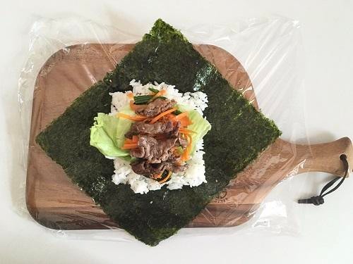 タッパーで失敗知らず おにぎらず をキレイに作る裏ワザとは