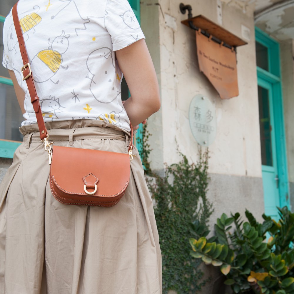 彎月腰包側背兩用包＿棕色