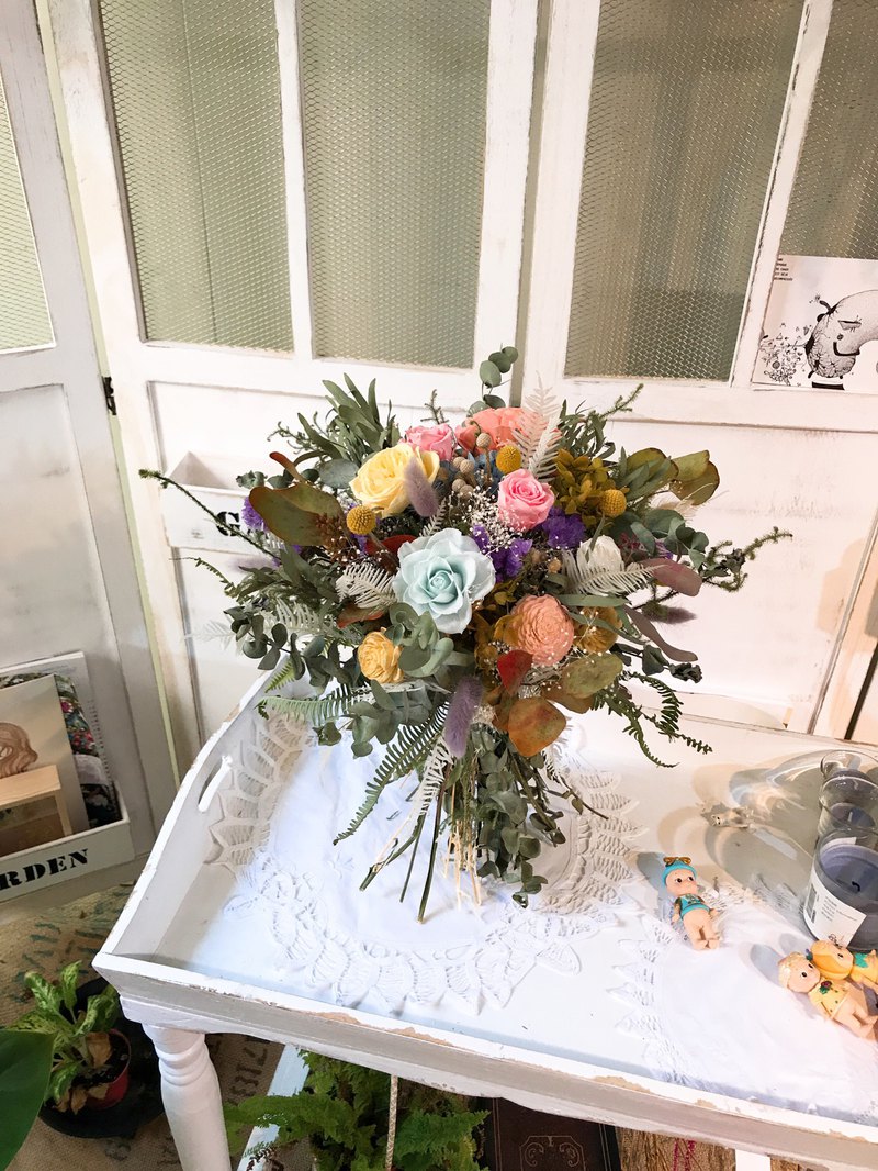 如初 第一次遇見你。永生花 乾燥花 婚紗拍照花束 結婚捧花