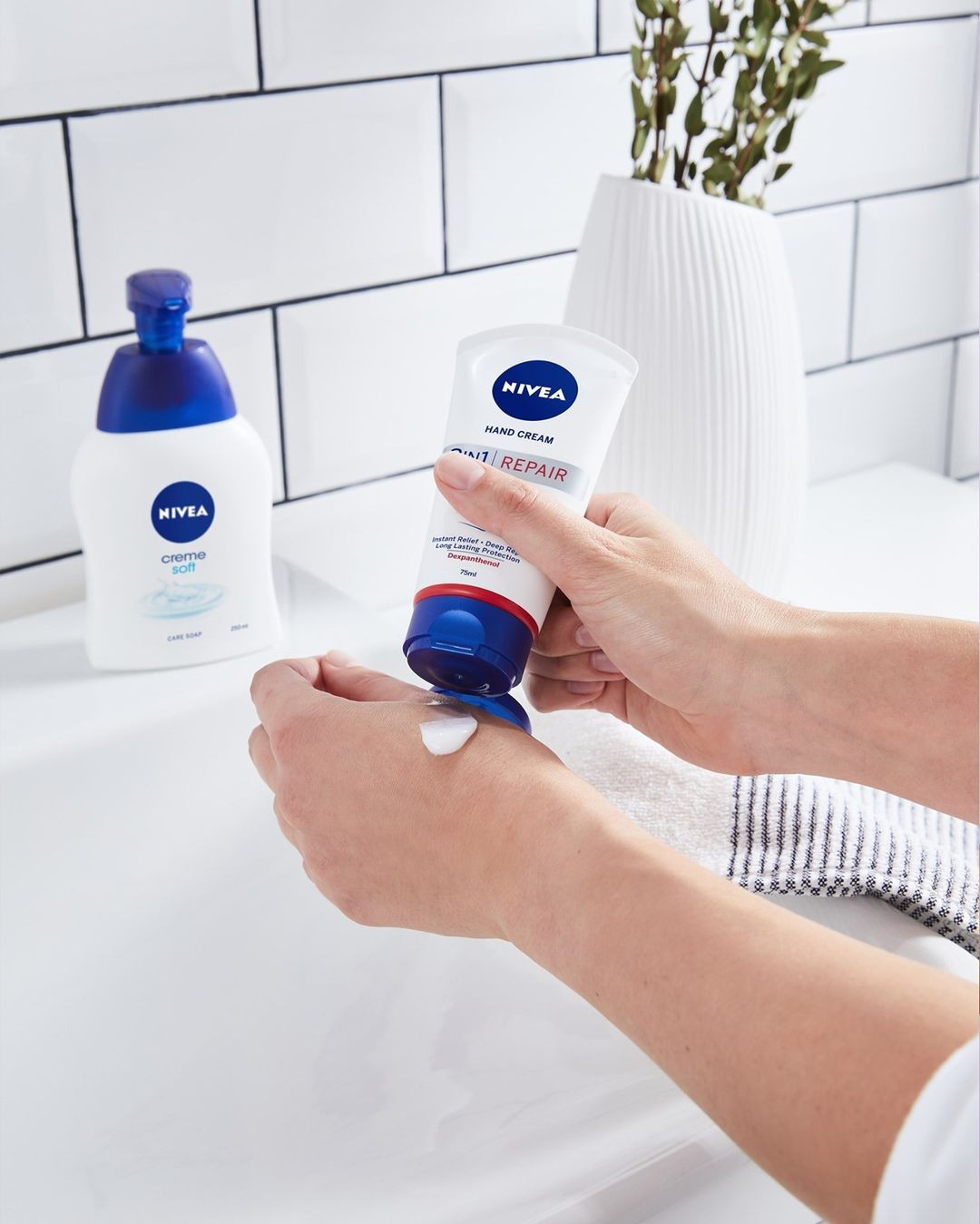 妮維雅 極致修護護手霜 70ml，NT.149