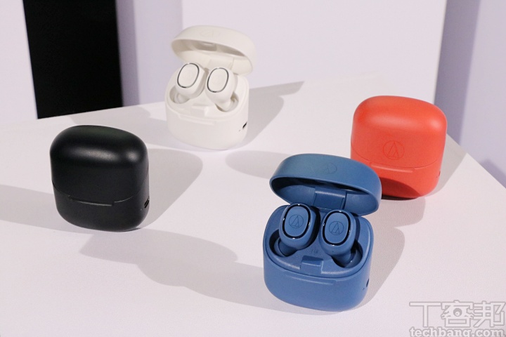 ATH-CK3TW 真無線耳機是鐵三角的高性價代表作，一方面維持鐵三角對聲音的堅持，並同時設定在年輕朋友也能輕鬆入手的價格帶。