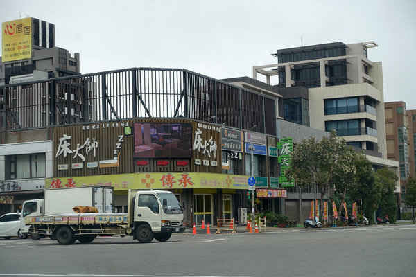 林口床墊-床大師，林口床墊工廠直營，30天鑑賞期、10年保用，德國優客/美國伊麗絲名牌床墊特惠，現場展示品出清4.5折，年終慶多重送