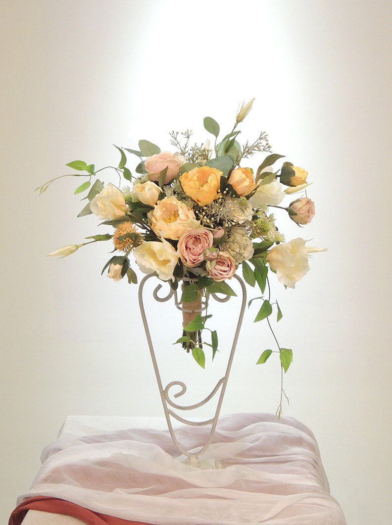 美式鄉村風格人造花束，為婚禮和婚紗照增添溫馨浪漫的氣息。