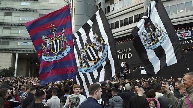 Foto: Punya Boss Baru Kaya Raya, Suporter Newcastle United Berpesta