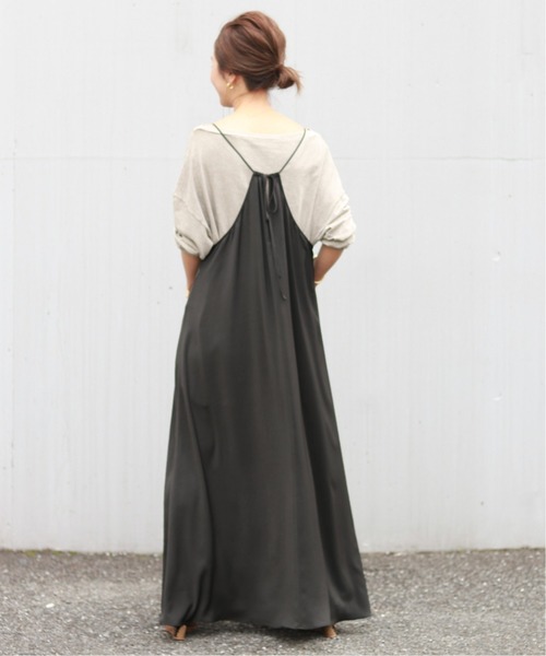 垂墜感細肩帶褶飾連身裙