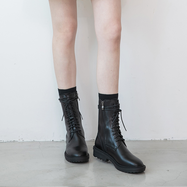 圓頭綁帶中筒馬汀靴