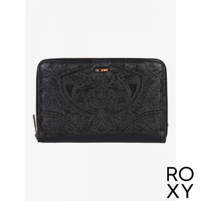 質感壓紋皮質 安全拉鍊式開口 內裡多重卡夾證件夾與拉鍊零錢袋 可拆式手提帶