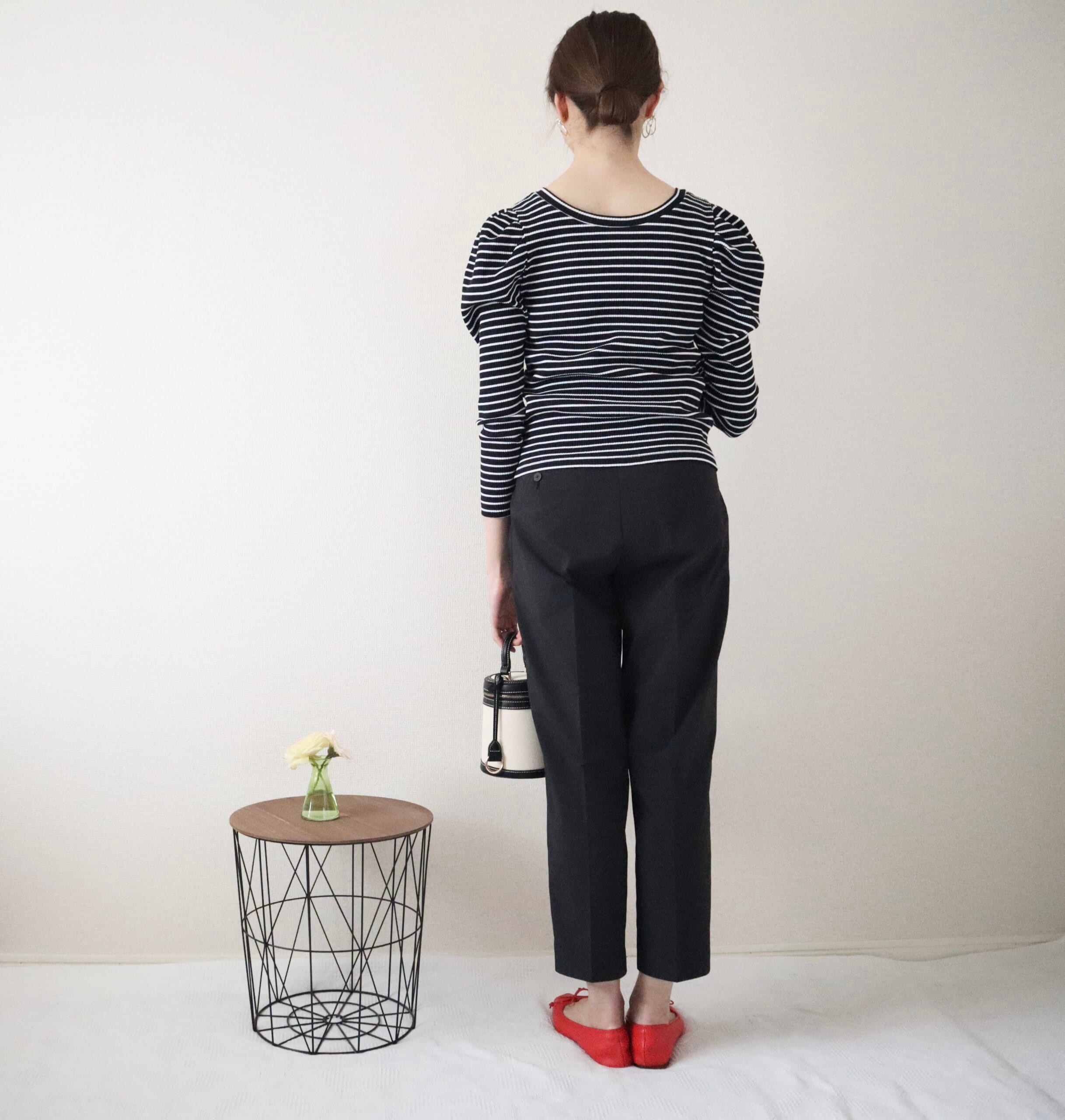 美脚見えばっちり ユニクロ 感動タックイージーパンツ コーデスナップニュース