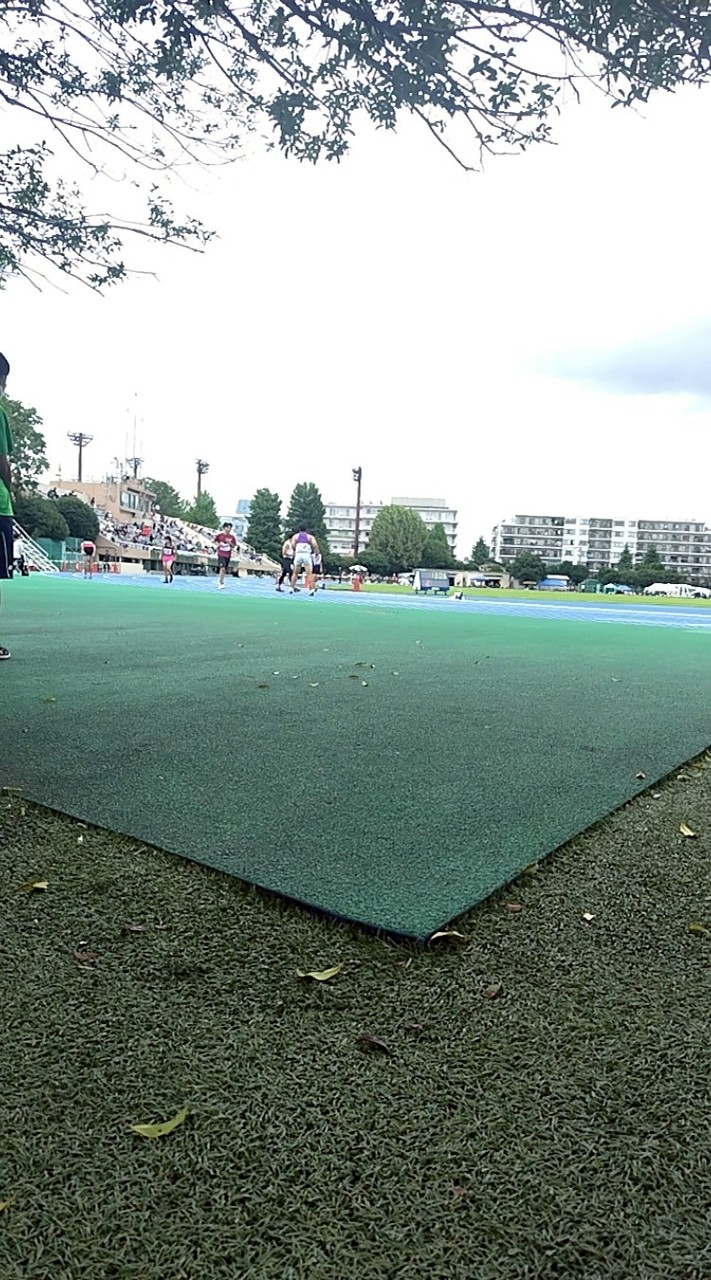 陸上部の人集まれー！！