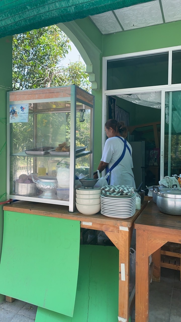 ร้านข้าวริมคลอง ( ป้าวิ )