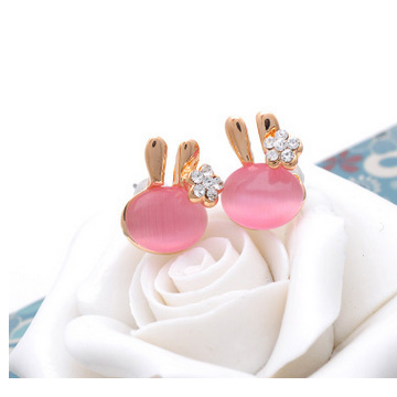 ☆時尚簡約耳夾，既簡約又帥氣。 ☆讓自己變美、變亮麗，好簡單☆ ☆善於發現和利用好的私房貨，生活變得更加美好！