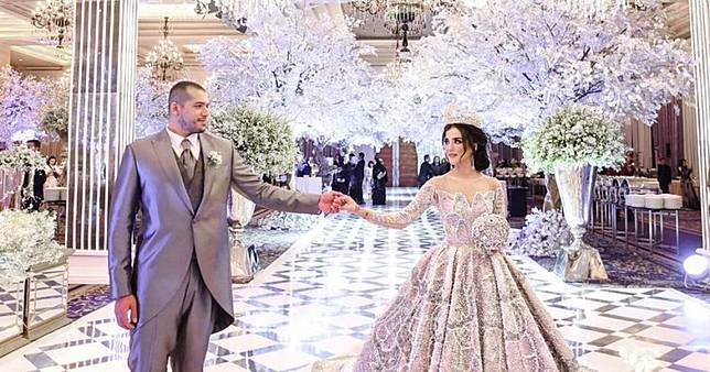 Pernikahan 4 selebgram cantik ini bak negeri dongeng, mewah banget