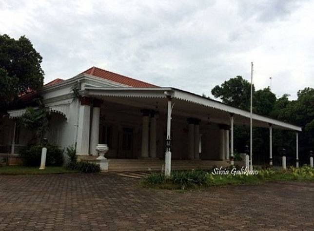 Tempat Paling Horor di Semarang,Istana Gergaji.