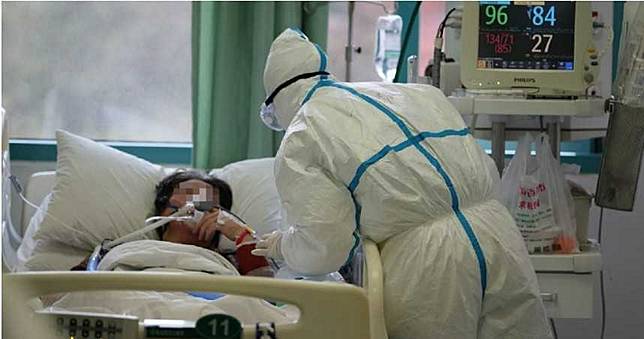 17年前SARS你在哪？護理師「淚塞小孩照片」：怕再也出不來　感動萬人