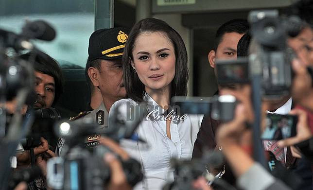 Muncul Foto Keakraban Faisal Harris dengan Ibu Jennifer Dunn, Netizen: Kompak!