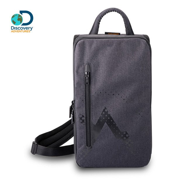 便於抓握的握把 前置拉鍊口袋防潑水塗層背部網眼透氣設計,後網眼設計不易鄒摺且透氣,舒適布服貼背部無負擔▼同系列共有《紅》《藍》