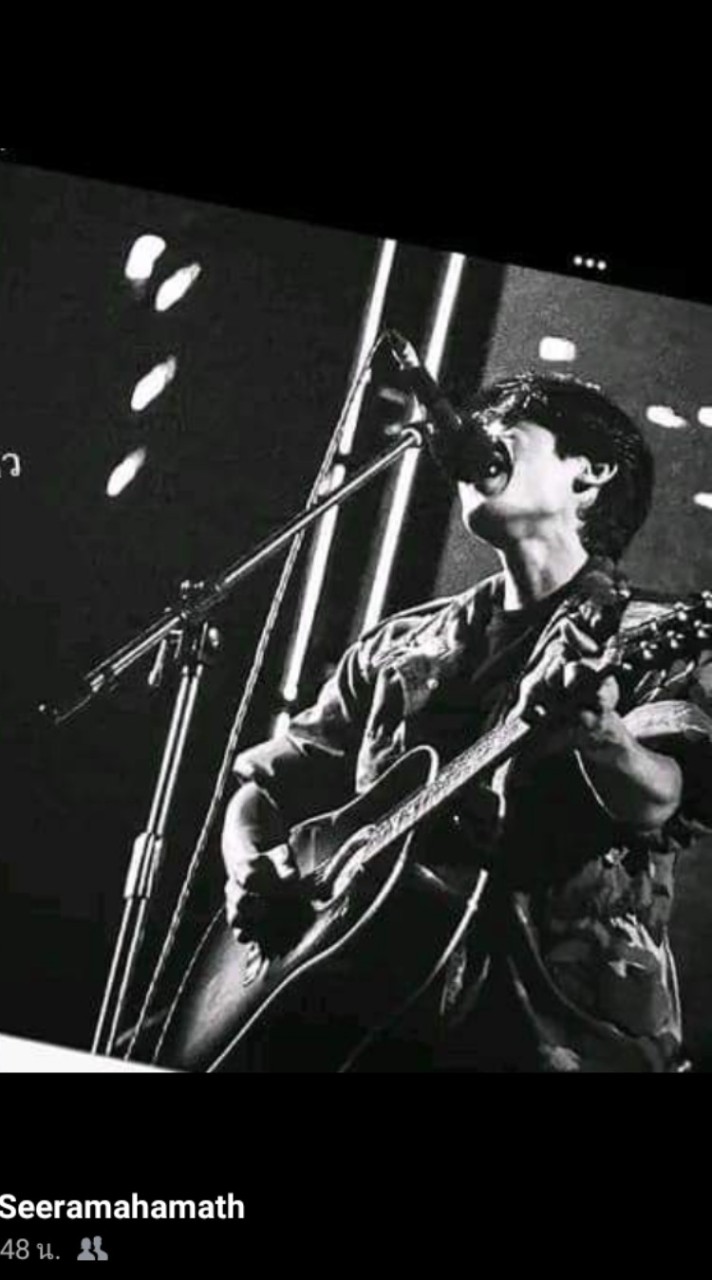 ที่ว่าการดนตรีคนรัก"นักดนตรี เสียงเพลงบรรเลง by JAKKRIT