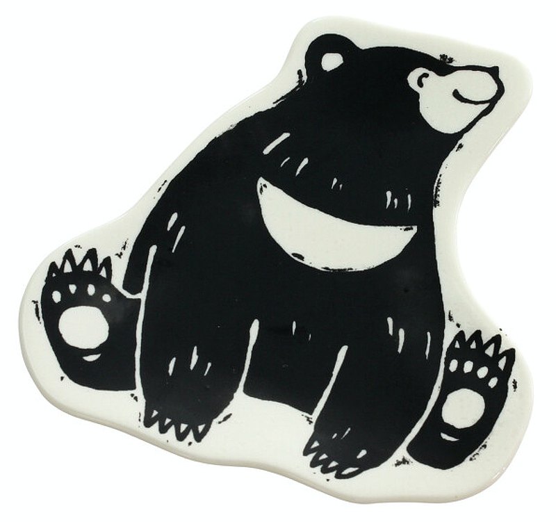 日本製的超可愛臺灣黑熊小盤子，點綴你的日常生活。送禮自用兩相宜 可使用微波爐、洗碗機。