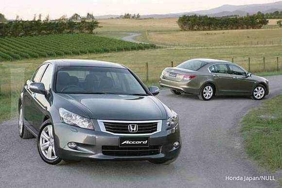  Harga  mobil  bekas Honda  New Accord  si sedan  mewah kini 