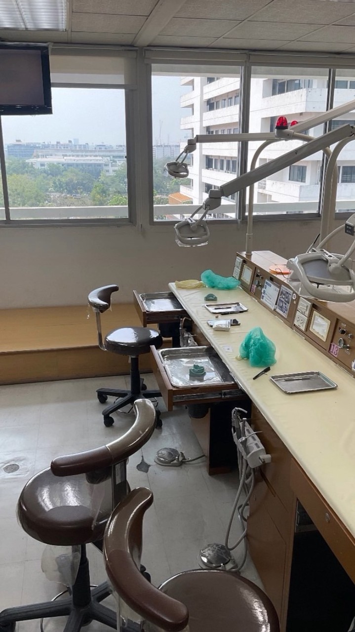อยากเป็นไอหมอ ( 🦷 ) นั่นของเทอว่ะ