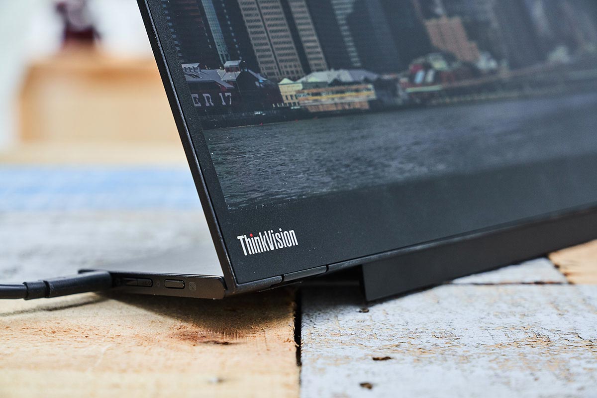 輕薄依舊，全能高效：第 8 代 ThinkPad X1 Carbon 開箱與深度評測：最強商務輕薄筆電再臨！