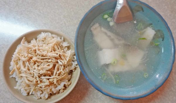 【中和美食】一味香小吃店-隱身在狹小巷弄裡沒有招牌的超便宜銅板美食 【中和美食】一味香小吃店-隱身在狹小巷弄裡沒有招牌的超便宜銅板美食