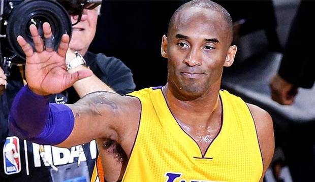 Fans Berat Kobe Bryant Augie Fantinus Koleksi Puluhan Sepatu Dan Jersey
