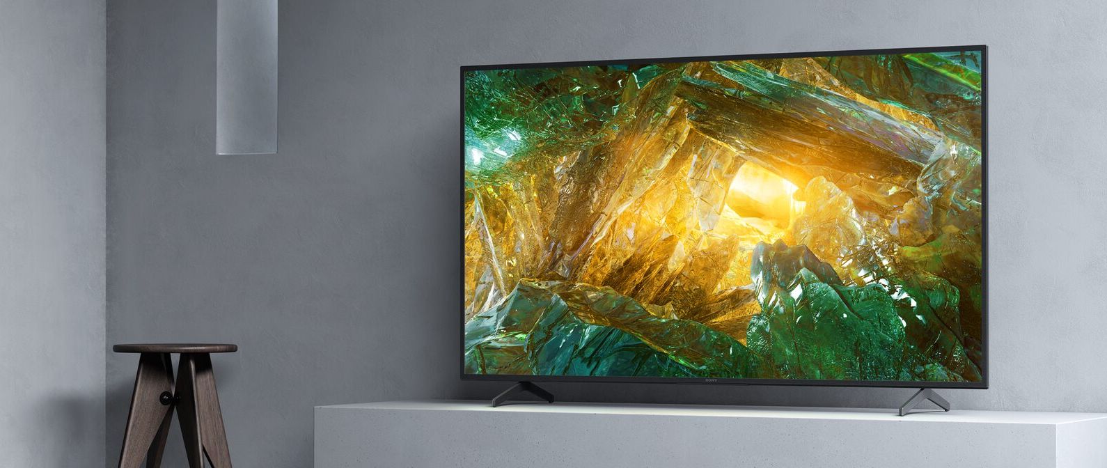 BRAVIA KD-75X8000H 與 KD-65X8000H 是小資族晉升大畫面、高畫質的首選機種。