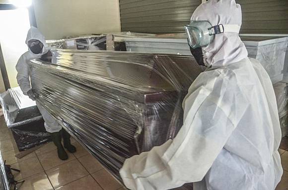 Jenazah Covid 19 Dimasukkan Plastik Berlapis lapis