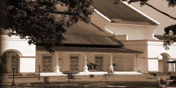 Merinding, 7 Keanehan Ini Pernah Terjadi di Istana Negara!