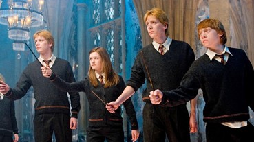 《哈利波特》喀浪、雙胞胎、金妮再聚首，環球影城哈利波特樂園重逢！