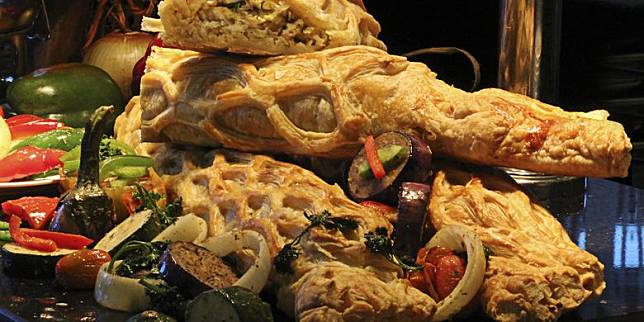 Dory Fish Caulibiac, Pastry Isi Ikan Versi Lain Beef Wellington