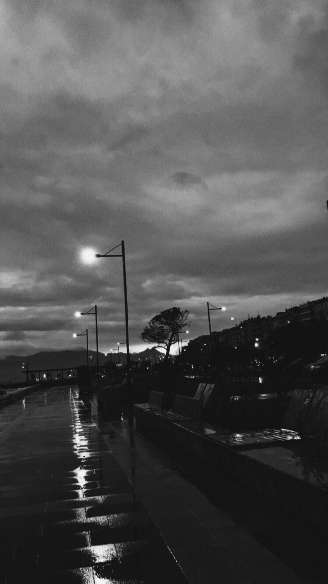 𝐵𝑒𝑠𝑖𝑑𝑒 𝑌𝑜𝑢