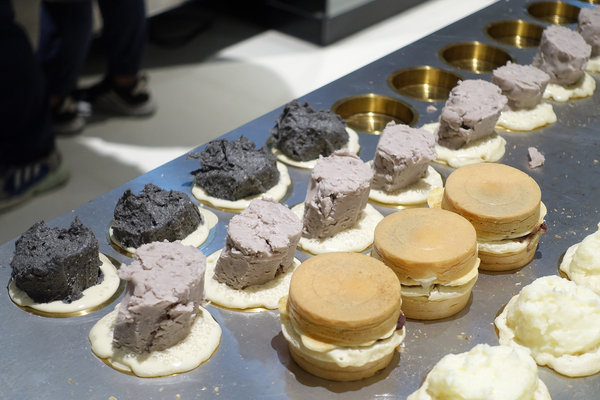 青畑九號豆製所台北忠孝SOGO店，台北東區好吃紅豆餅，忠孝復興甜點推薦(含青畑九號忠孝SOGO店菜單、限定口味、開幕優惠)