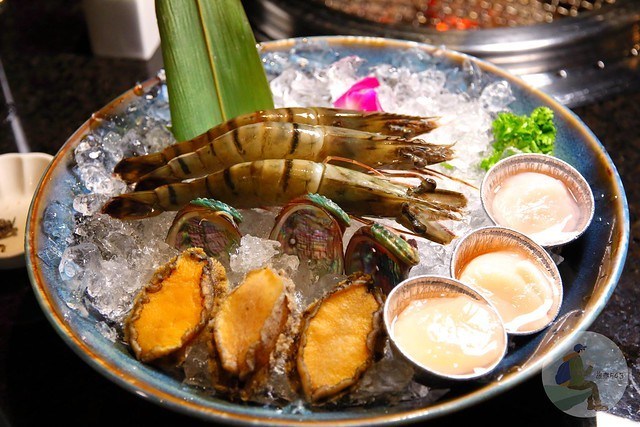 和牛賀炭火燒肉台中大墩店