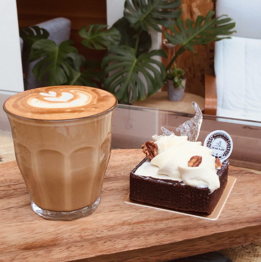 羅東美食，不論你喜歡優質咖啡，或想享受舒適的悠閒時光，綠羽咖啡都不會讓你失望。