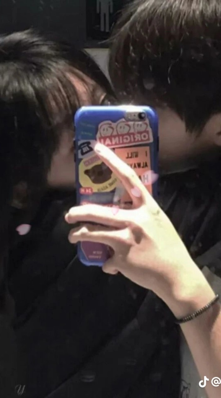 云眠の聊天💬唱歌🎤睡觉💤发疯😶放闪🤧