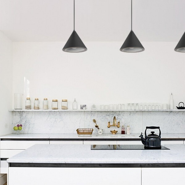 簡單的一盞燈有時更讓人感到放鬆，繽紛色彩的經典元素相互搭配，各種風格的空間，都能輕鬆搭配。