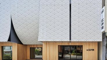 沐浴在葛飾北齋的銀白浪花裡，「両国湯屋 江戸遊」提出遊玩的善意邀請